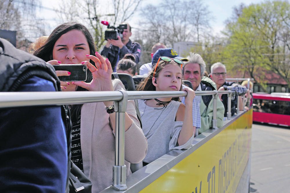 Počela 10. sezona razgledanja prestonice iz otvorenog autobusa