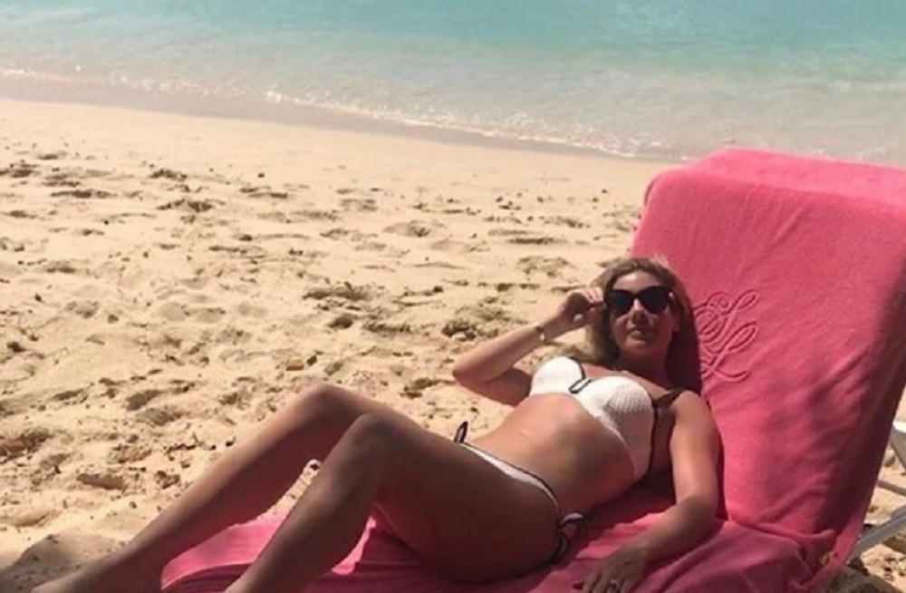 Seksi direktorku obožavaju svi fudbaleri, ali niko ne sme da joj priđe (FOTO)