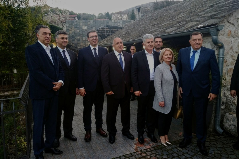 Vučić se sastao sa Čovićem, pa obišao radove na Sabornoj crkvi