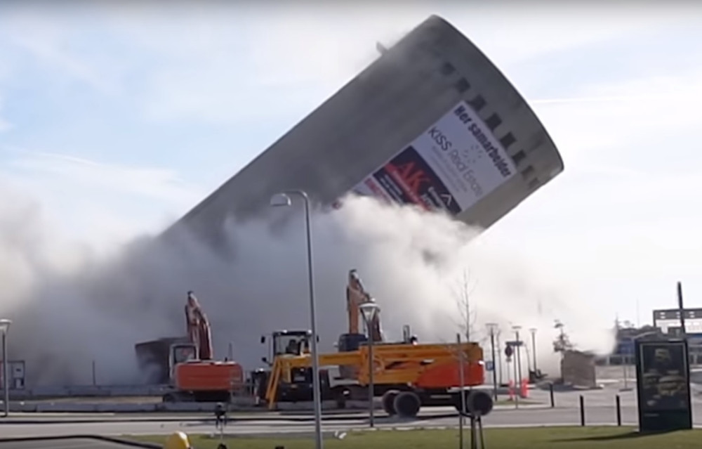 Krenuli da ruše toranj, pa greškom srušili školu!