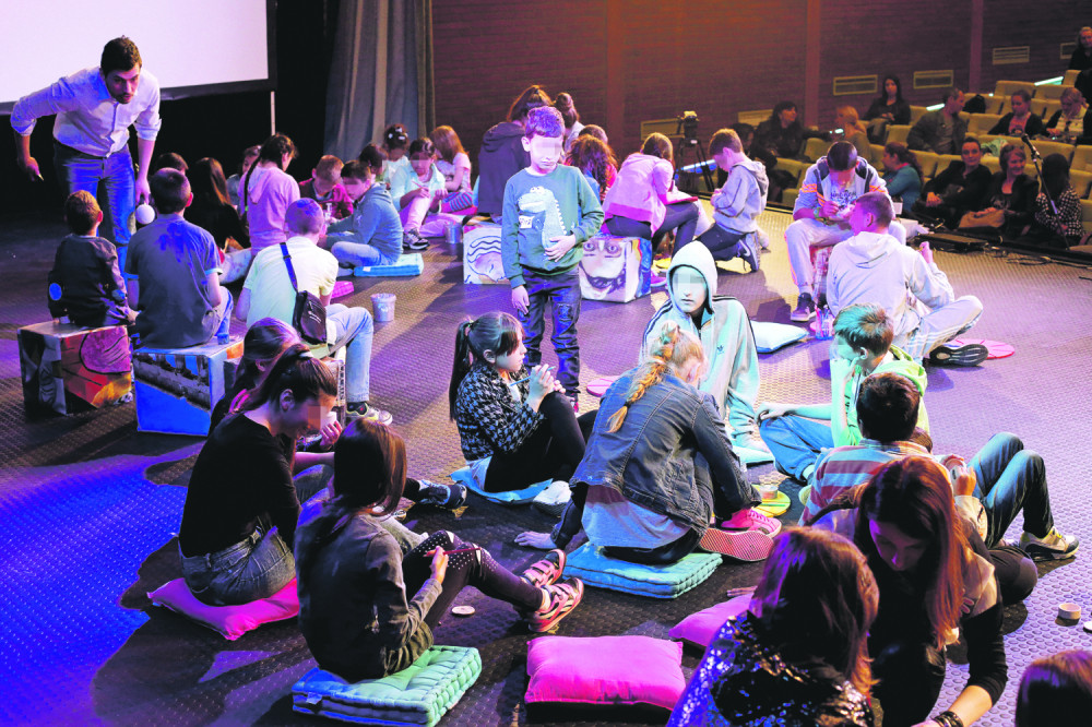 Centar za smeštaj i usvojenje obeležio dan braće i sestara