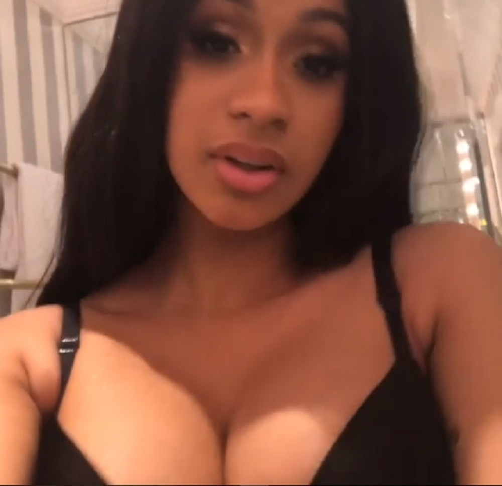 Pevačica je želela ogromnu guzu, a onda je sve krenulo po zlu!