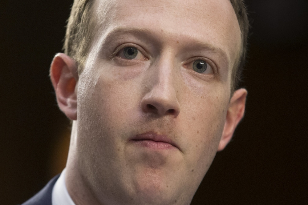 Britanski parlament spreman da formalno pozove Zakerberga