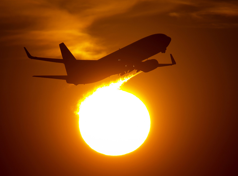 Otvorio vrata aviona da bi došao do "svežeg vazduha"!
