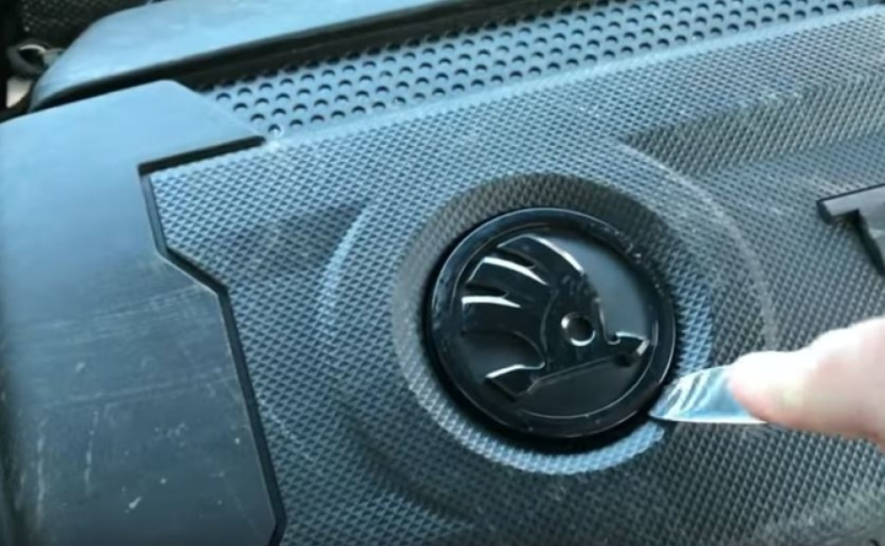 Da li znate šta se krije ispod Škodinog loga?