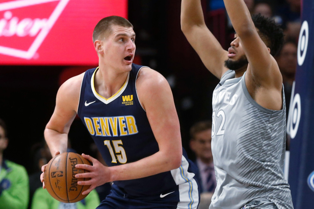 Jokićev Denver oštećen u finišu meča sa Minesotom