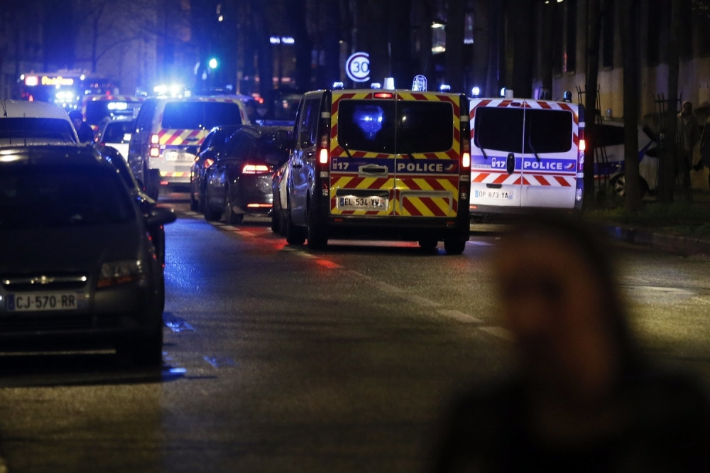 Studenti u Srbiji obožavaju novu drogu, ima je sve više i dolazi preko interneta, a čoveka prosto IZMORI DO SMRTI!