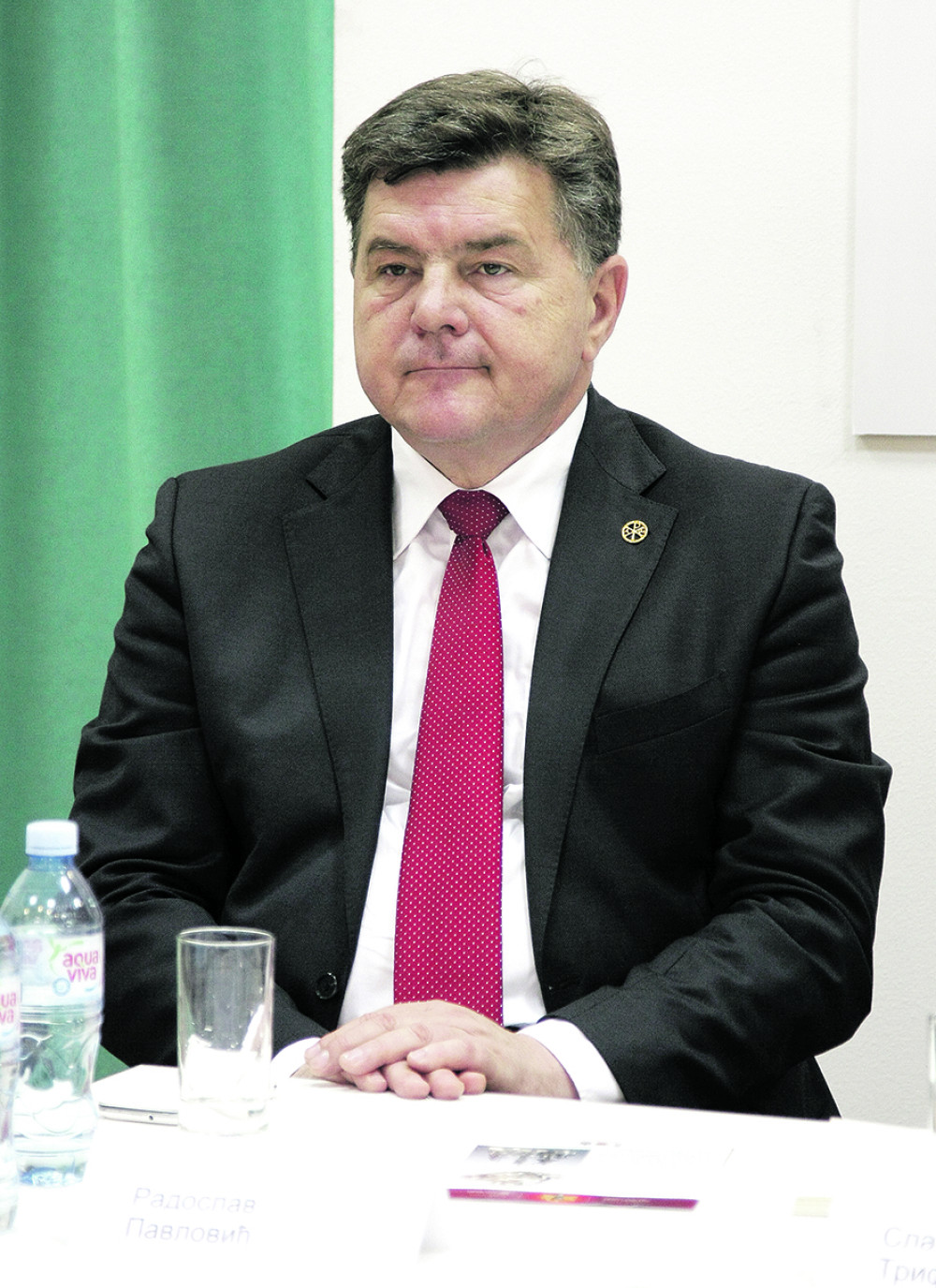 Srpske diplomate u Parizu kradu daljinske i seku telefonske žice!