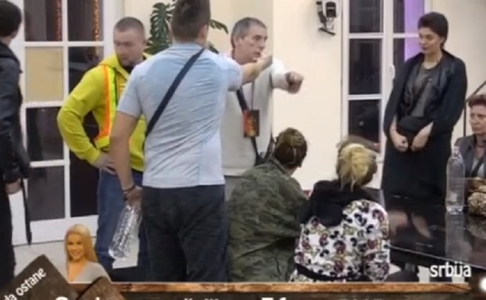 Sloba van sebe, brutalno napao Miću, obezbeđenje ih razdvajalo!