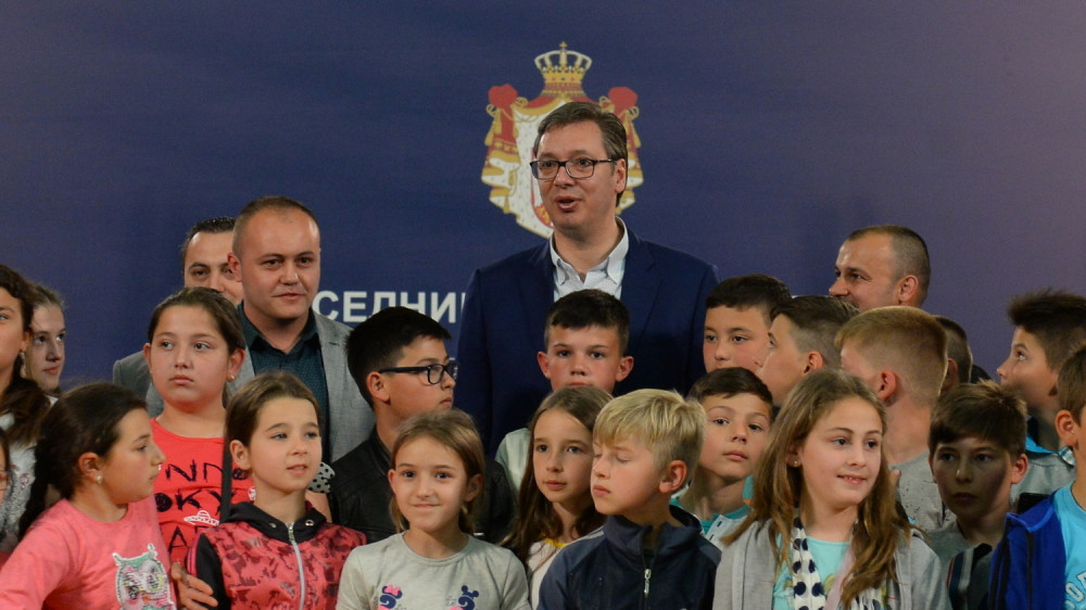 Vučić se družio sa mališanima
