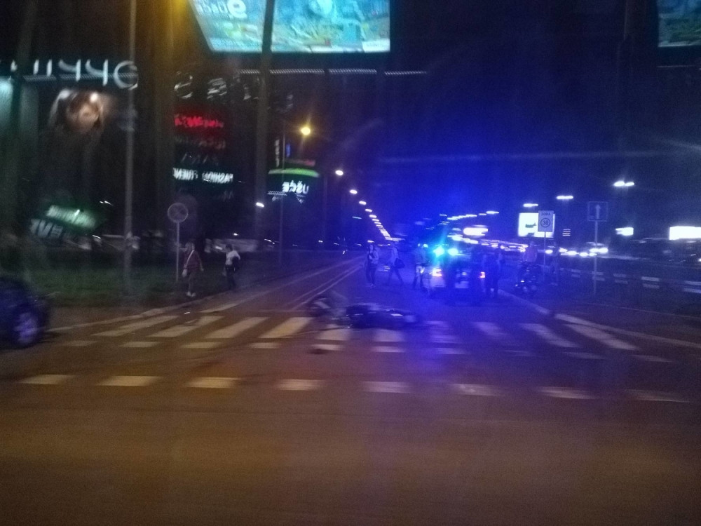 Oboren motociklista kod Ušća, dvoje povređenih