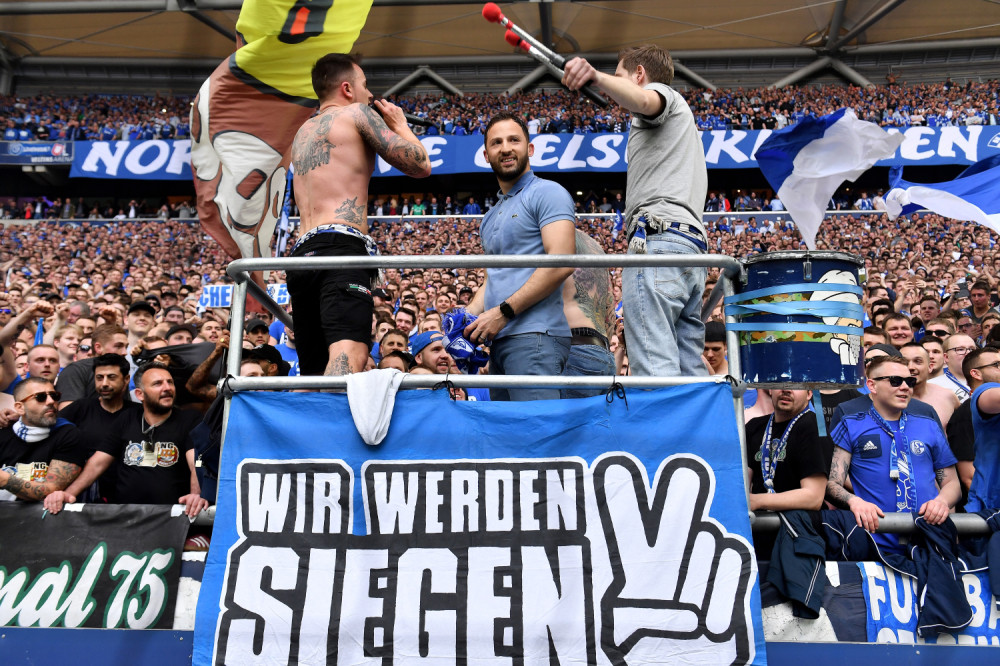 Šalke srušio Dortmund i uzeo ključeve Rura, a evo kako se slavilo! (FOTO)