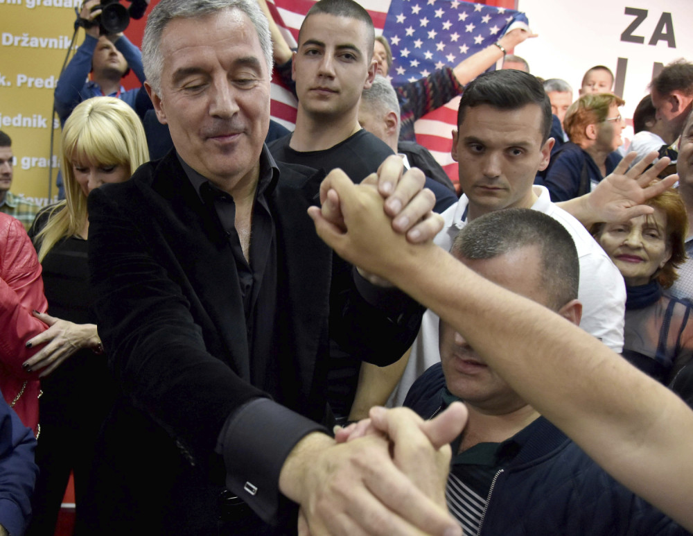 Đukanović izašao na binu, a onda udario BEZ SRAMA i OBRAZA! Srbi su za njega TUĐINI!