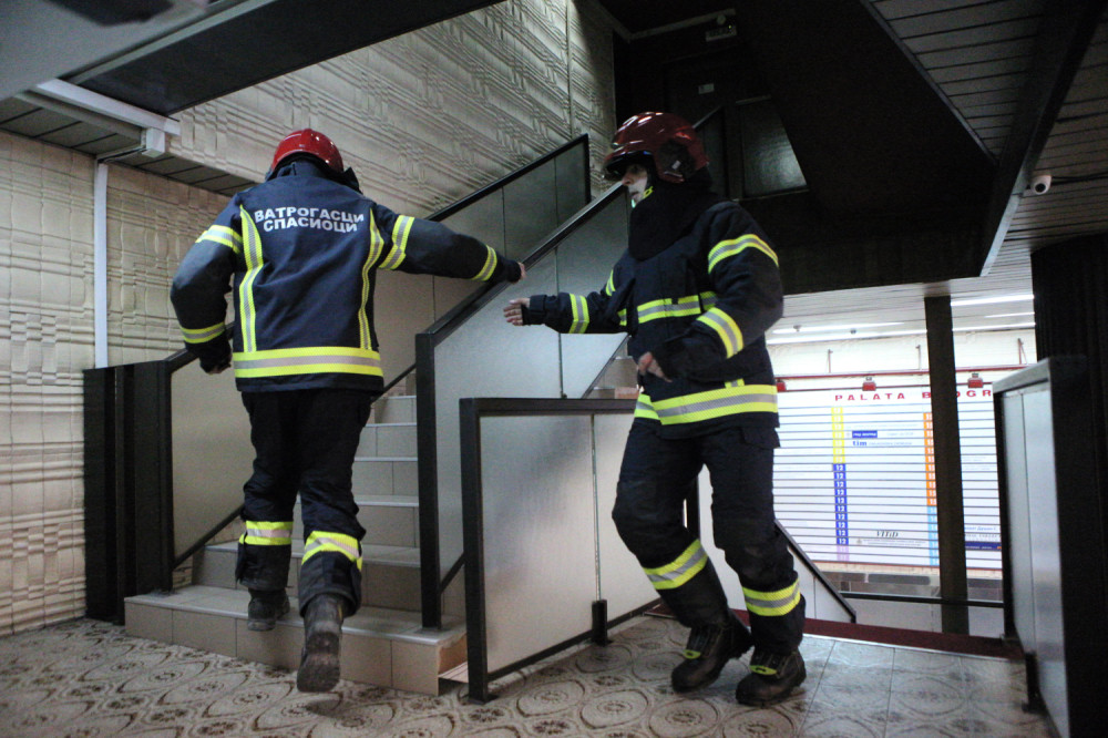 Mladić (20) dobio otkaz u pekari, pa se polio benzinom i zapalio!