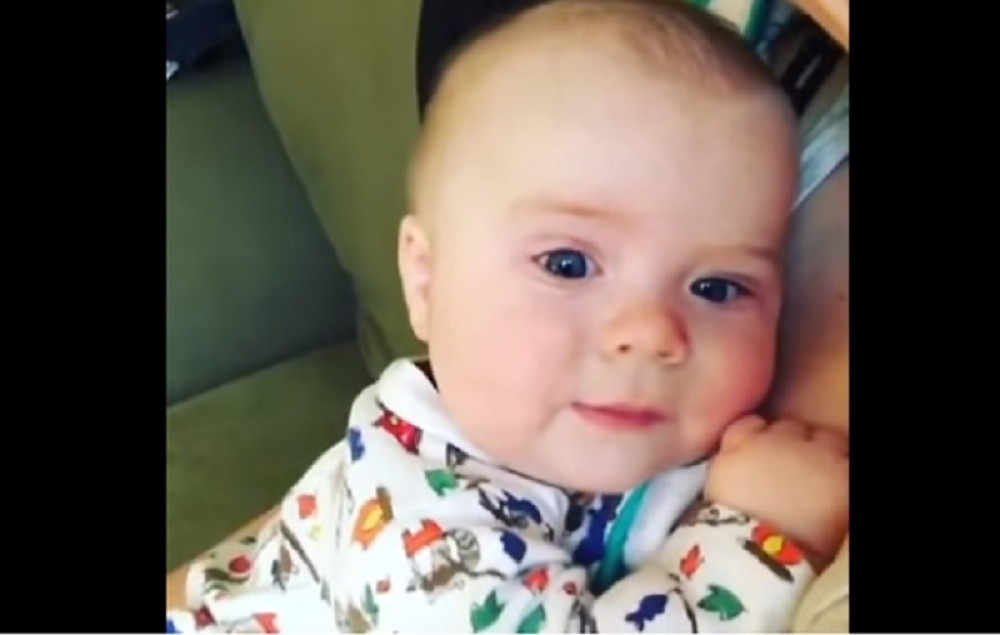 Mala beba je kinula, pa izgovorila neočekivano!