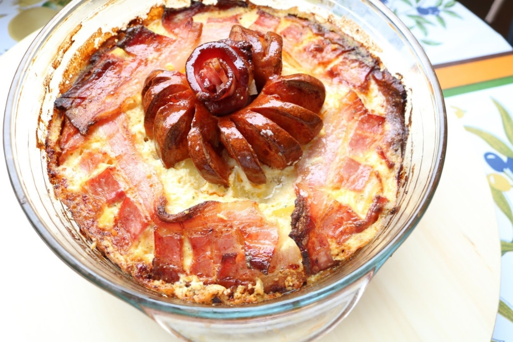 Krompir u rerni sa pavlakom i suvom slaninicom