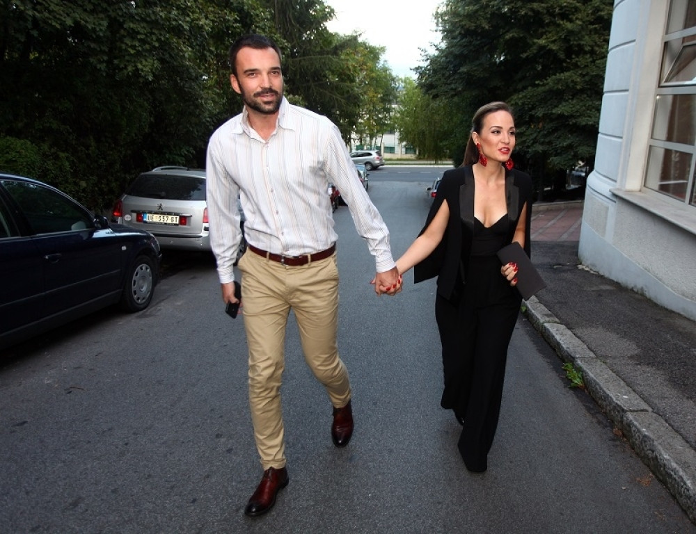 Izgledaju kao savršeni bračni par, ali laže kod Jelene i Ivana postoje: Evo kako ga je pevačica "premazala"