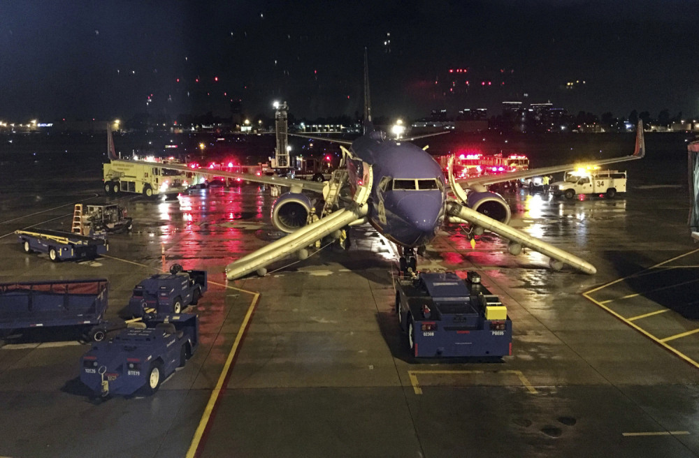 Žena pilot zvala pomoć: "Rupa u avionu, neko je ispao"