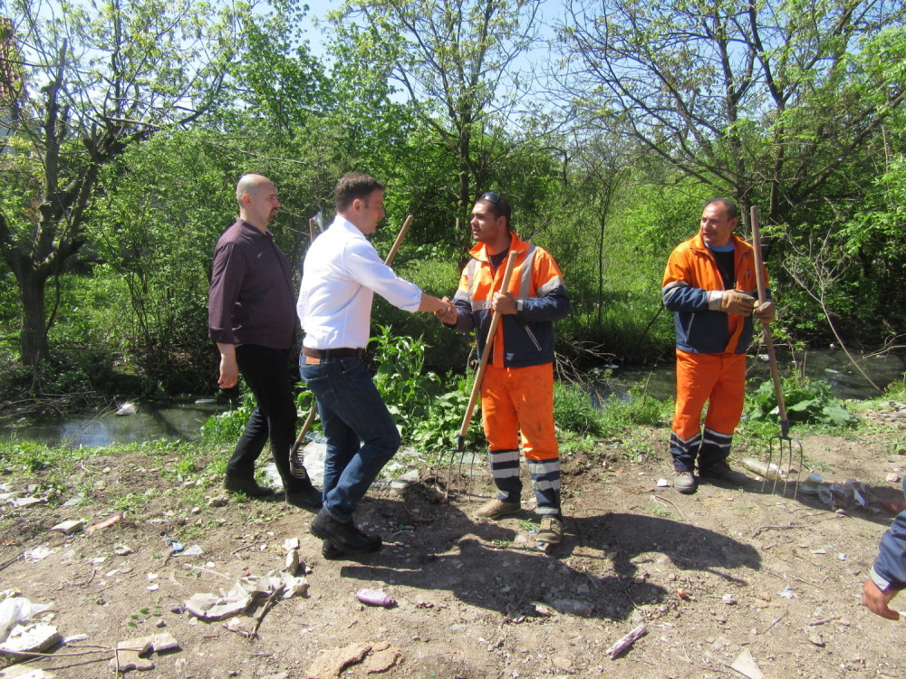 I gradonačelnik se pridružio prolećnoj akciji čišćenja grada