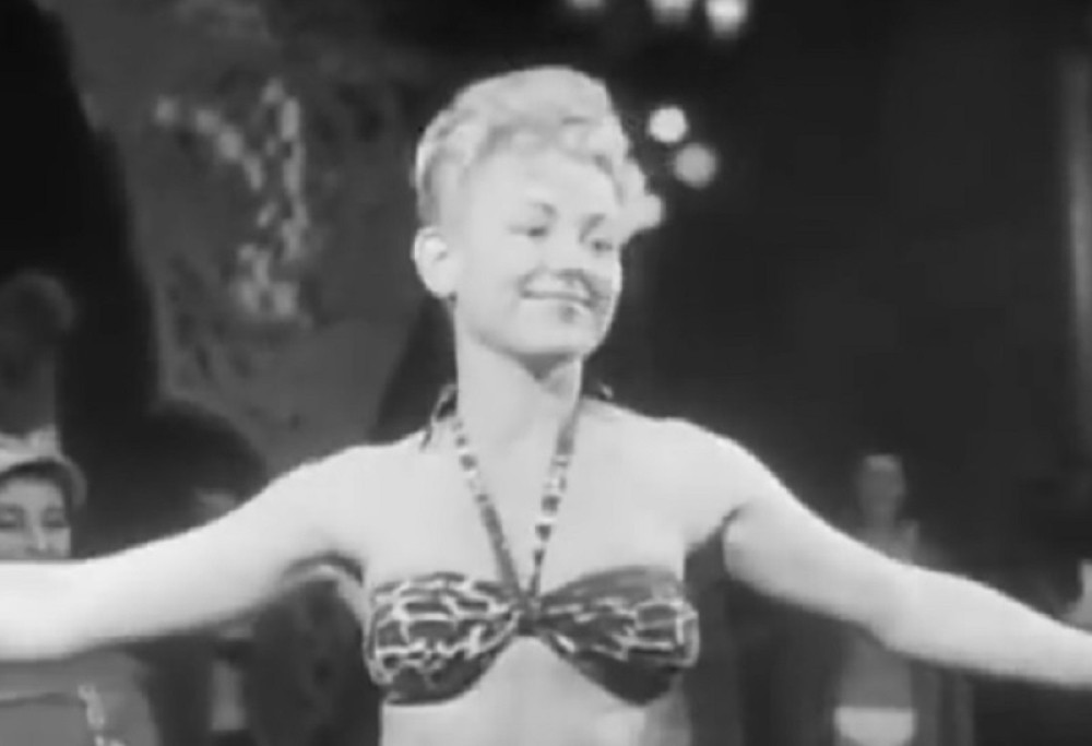 Bila je prva mis sveta, javnost ju je osudila, a papa je na nju bacio kletvu