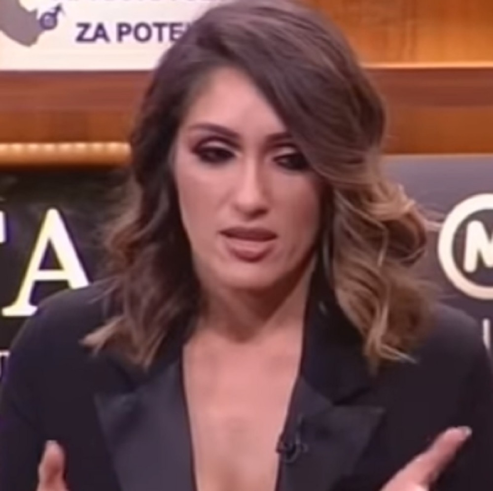 "Što ste rađale decu kad ih ne podnosite u karantinu"  Voditeljka doživela jeziv linč: Hanu su žestoko izvređali!