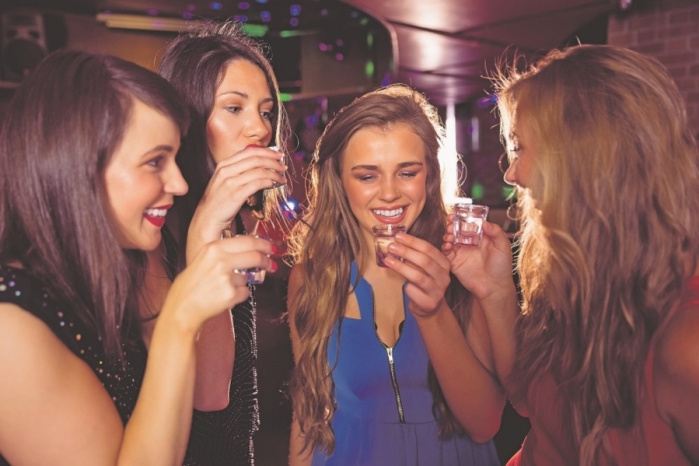 Prijavi ko bleji u kafiću posle 23