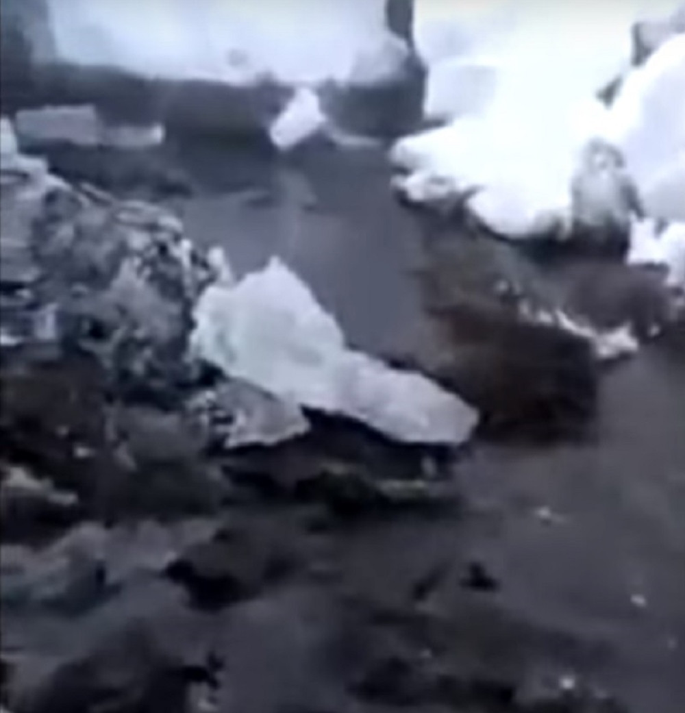 U Sibiru pronađeno misteriozno jezero!