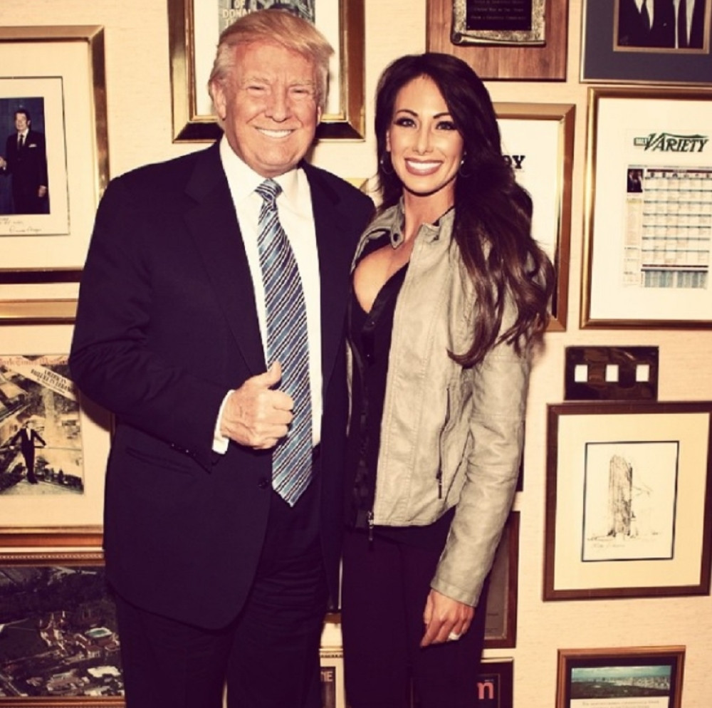 Procurele porno fotografije Trampove prijateljice (FOTO)