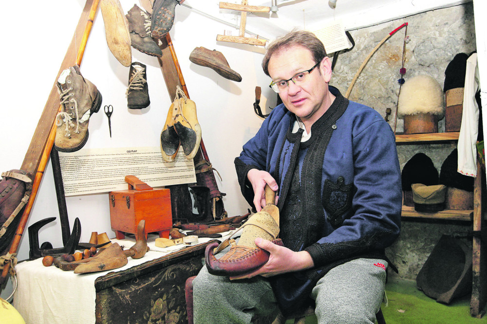 Tragom starih zanata - opančarstvo