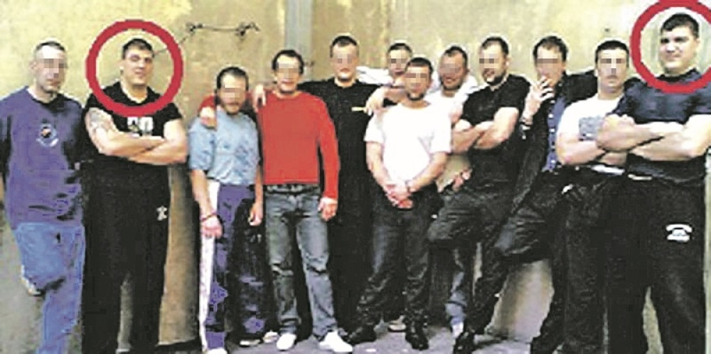 Necko u pritvoru, Pecko zgrnuo 30.000 evra