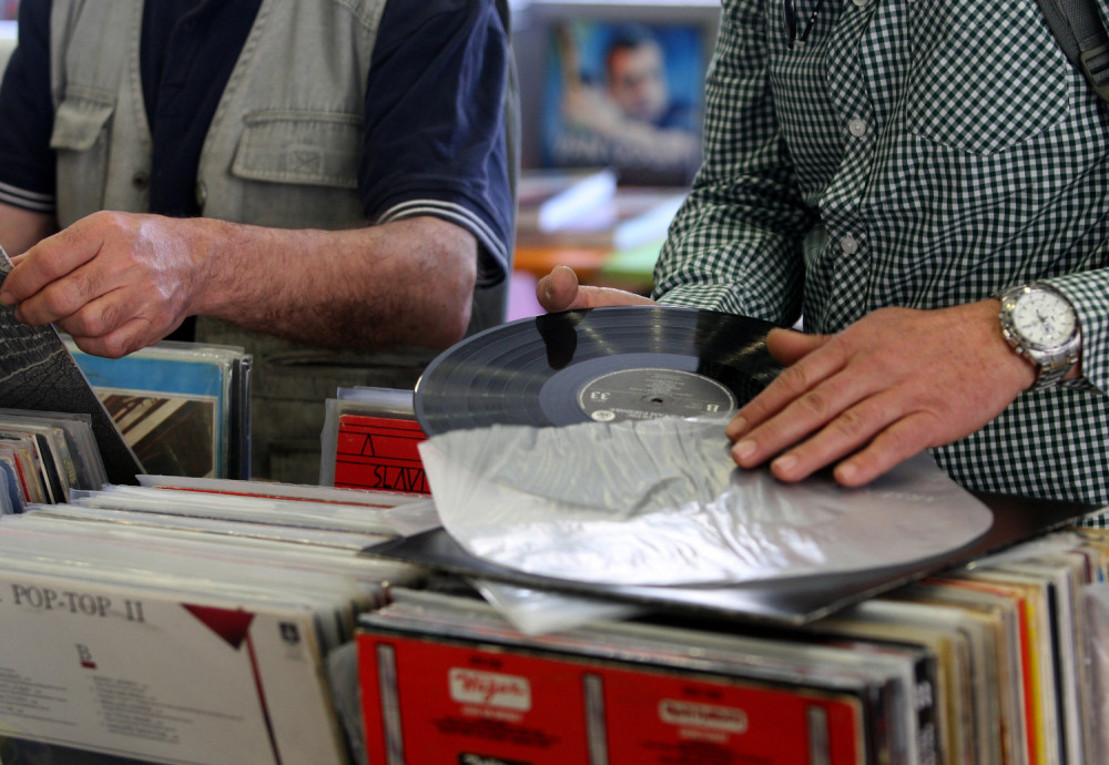 Čak ni popularne aplikacije ne mogu da otkriju o čemu se ovde radi - dovodi se u pitanje koja je pozadina ove melodije!