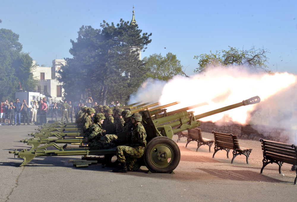 Počasni plotuni sa Kalemegdana u čast Dana Vojske Srbije