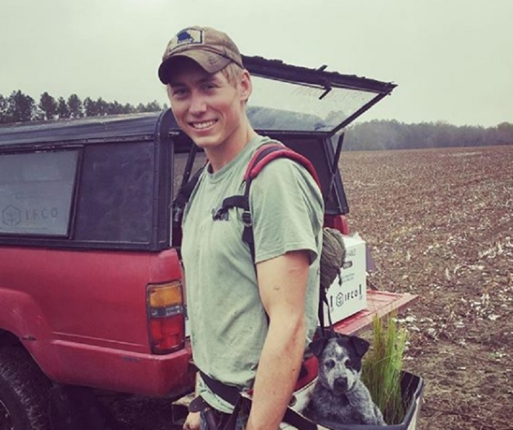 Ujedali ga medved, ajkula i zvečarka, a živ je i zdrav