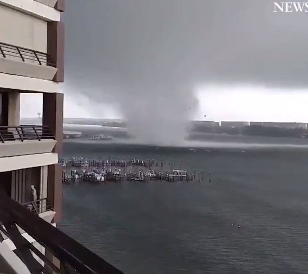 Četiri snažna tornada opustošila Ameriku, ljudi nisu verovali šta vide (VIDEO)