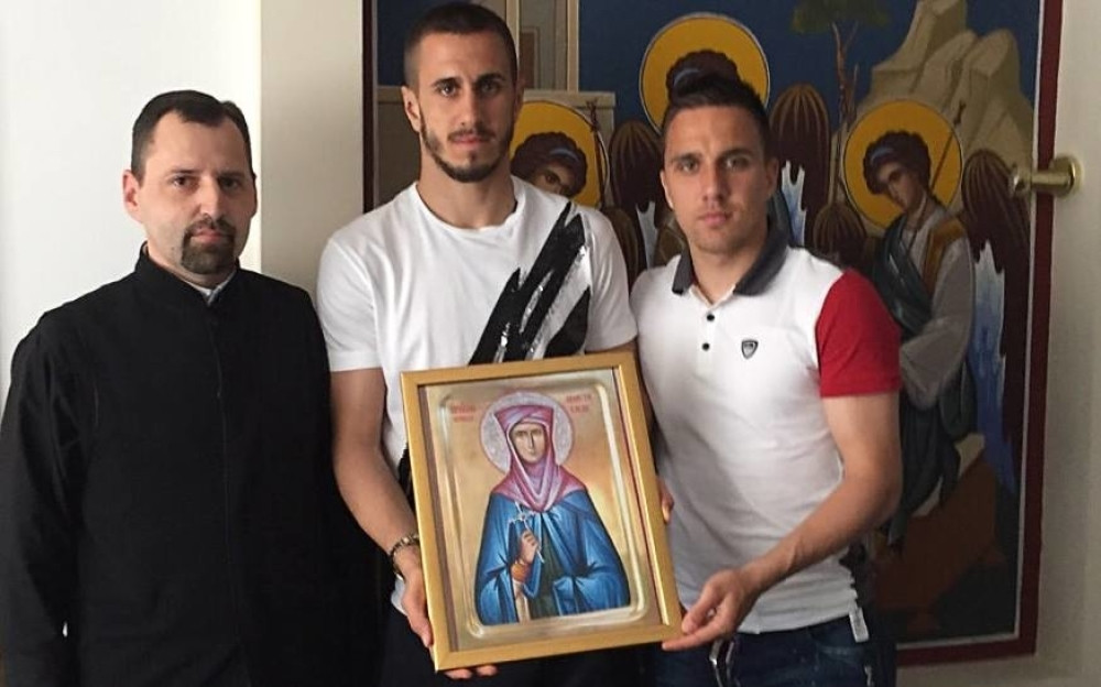 Fudbaleri Zvezde učestvovali u obnovi crkve u Obrenovcu