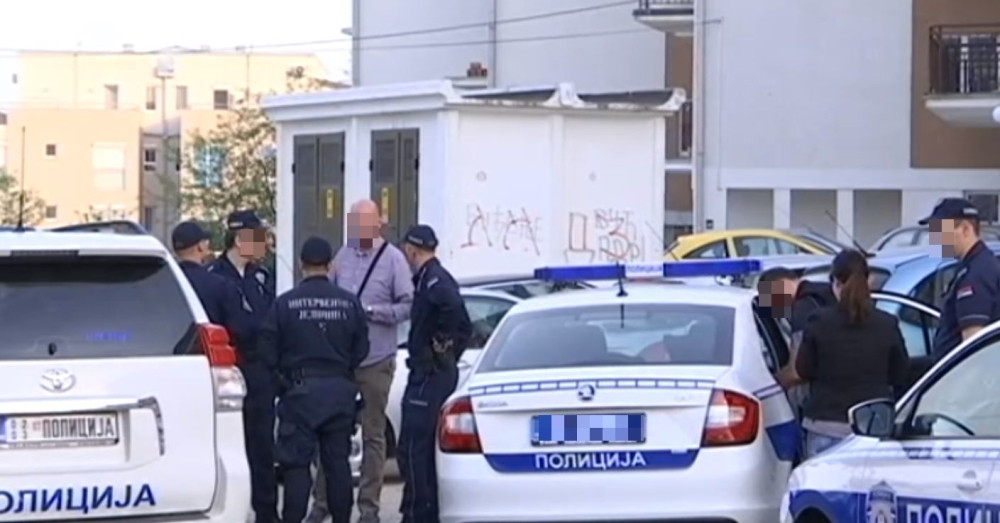 Čoveka upucali u noge ispred stana