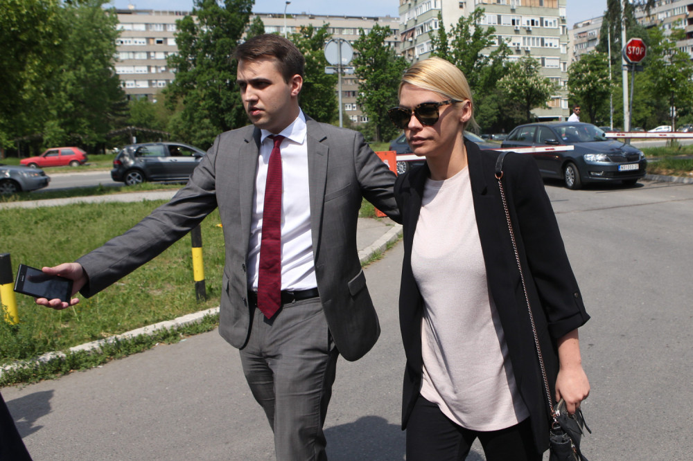 Luka će javnosti da pokaže Natašine porno fotografije, pevačica je morala ovo da uradi!