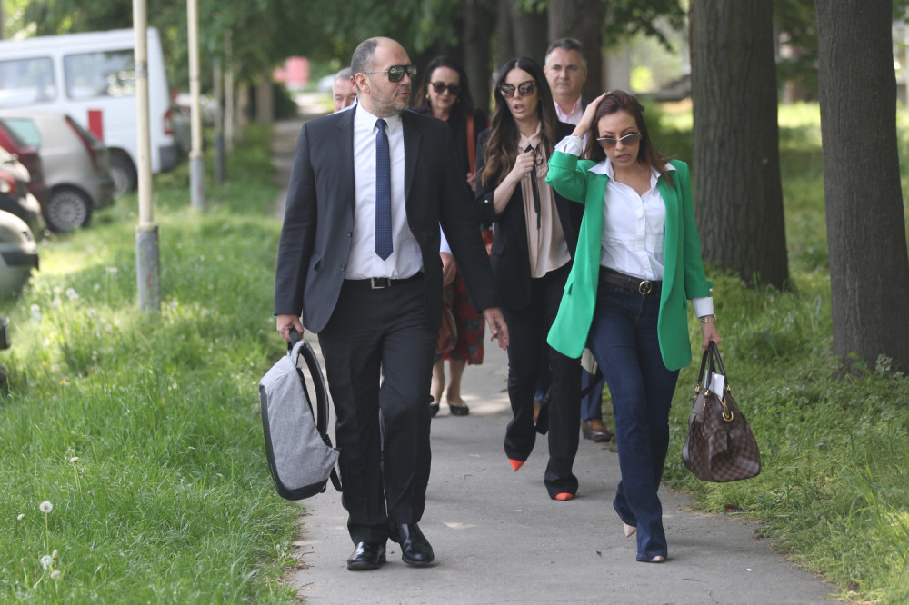 Lukini advokati izašli iz Tužilaštva i odmah napravili prekršaj