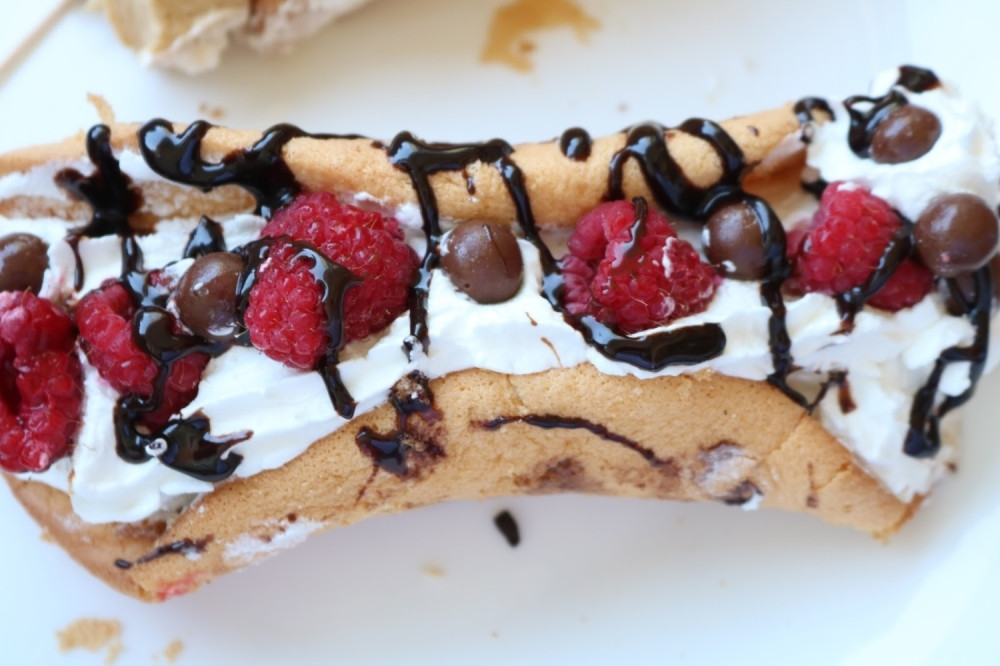 Slatki voćni sendvič