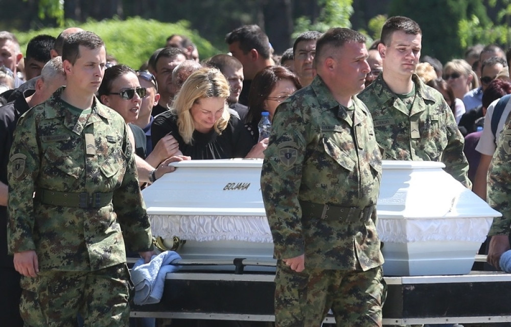 "Dete moje, što ne reče baki koja te je muka mučila?"