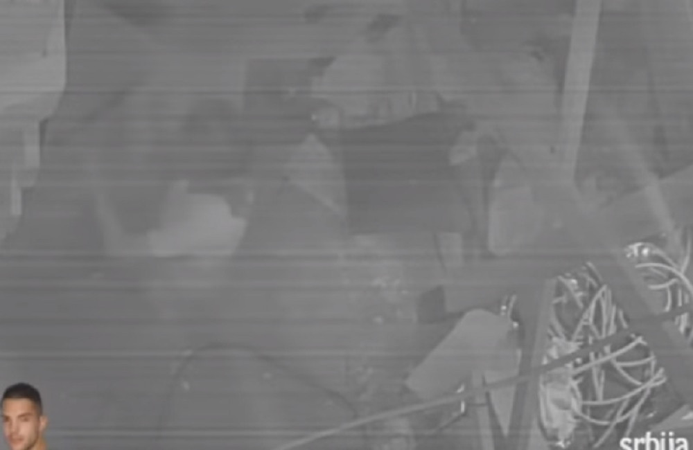 Miki i Nadežda ponovo imali žestok seks, i to u izlogu! (18+)