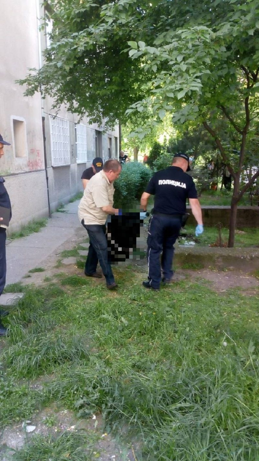 Ušli smo u kuću i zatekli životinje kako jedu njenu glavu!