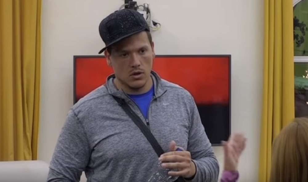 Sloba sa suzama u očima uputio ove reči Kijinoj porodici