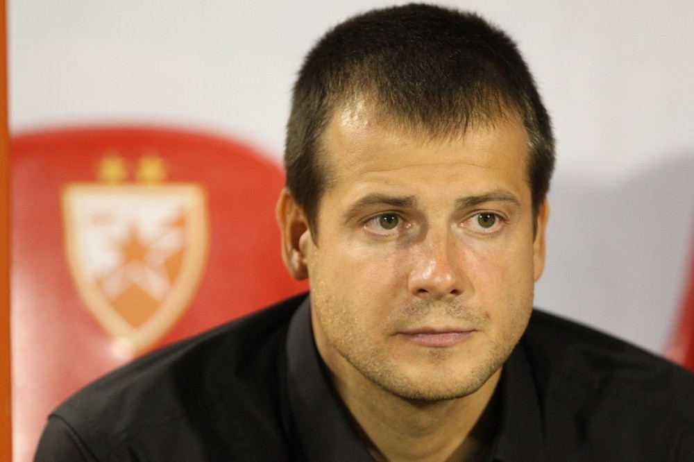 Delegat Lalatoviću pustio decu na klupu jer se razvodi