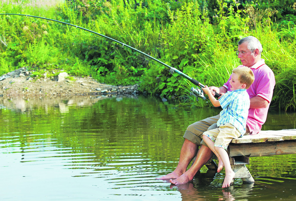 Grozdan je bio na pecanju sa sinom i unukom, a jedan ZALOGAJ je doveo do TRAGEDIJE! Razlog je STRAHOVIT