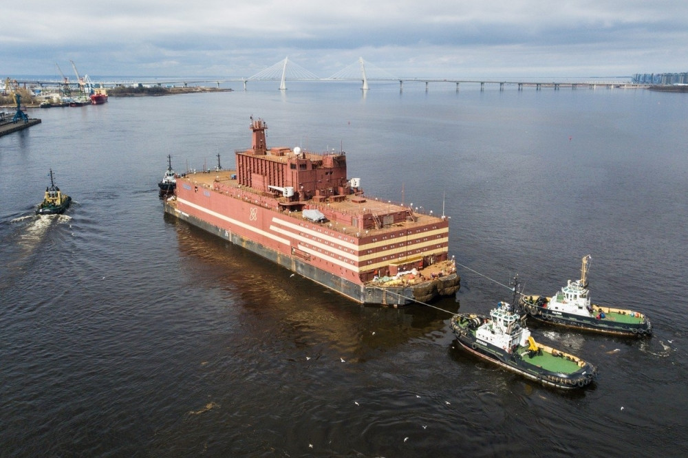 Plutajuća nuklearka stigla u Murmansk