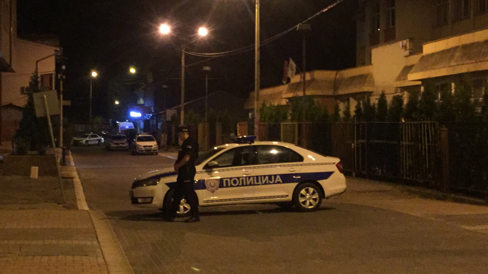 Ranili muškarca i slučajnu prolaznicu u Novom Pazaru: Otac i sin osumnjičeni za pucnjavu završili u pritvoru