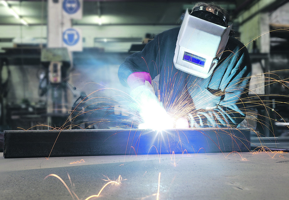 Ukidaju 10.000 RADNIH MESTA, raspadaju se iznutra, pokušavaju da spasu bilo šta!