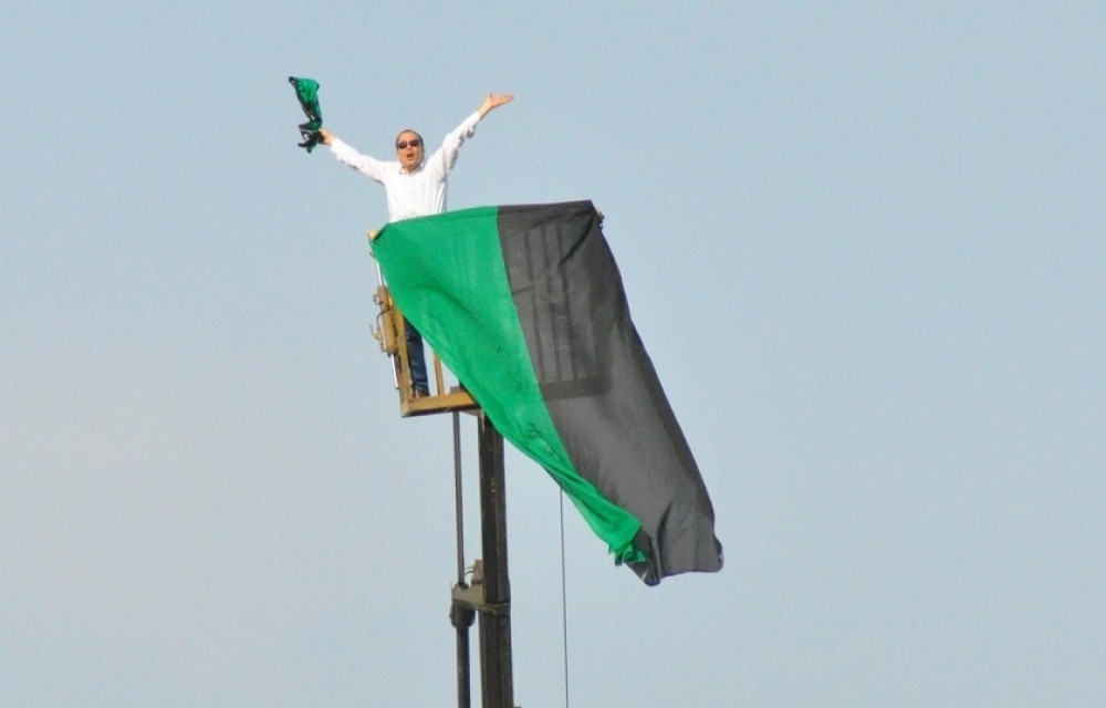 Turčina izbacili sa stadiona, on unajmio kran da gleda meč?! (FOTO)