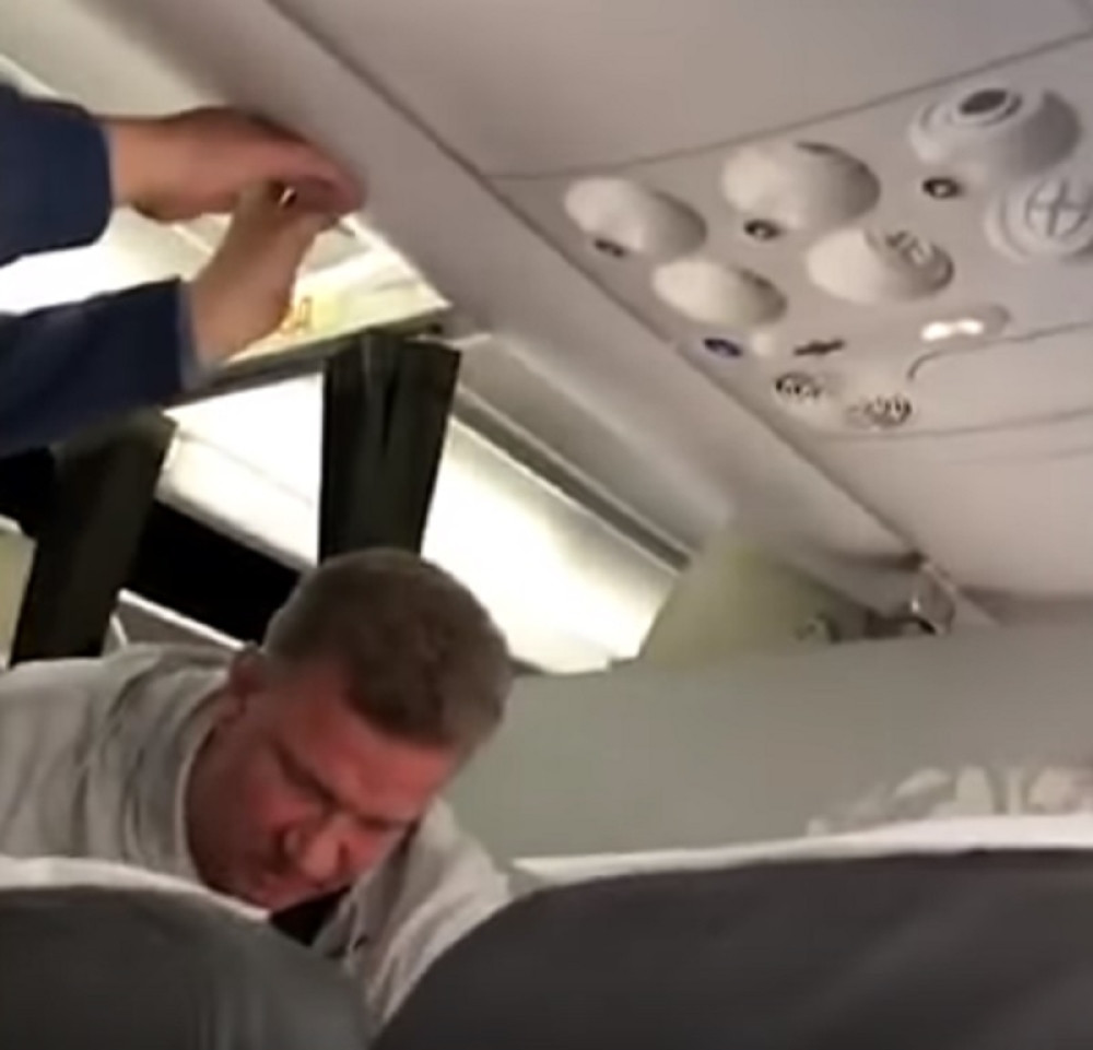 Radnik aerodroma izvukao kolegu, pa ga odrao od batina, završio u bolnici sa POTRESOM MOZGA!